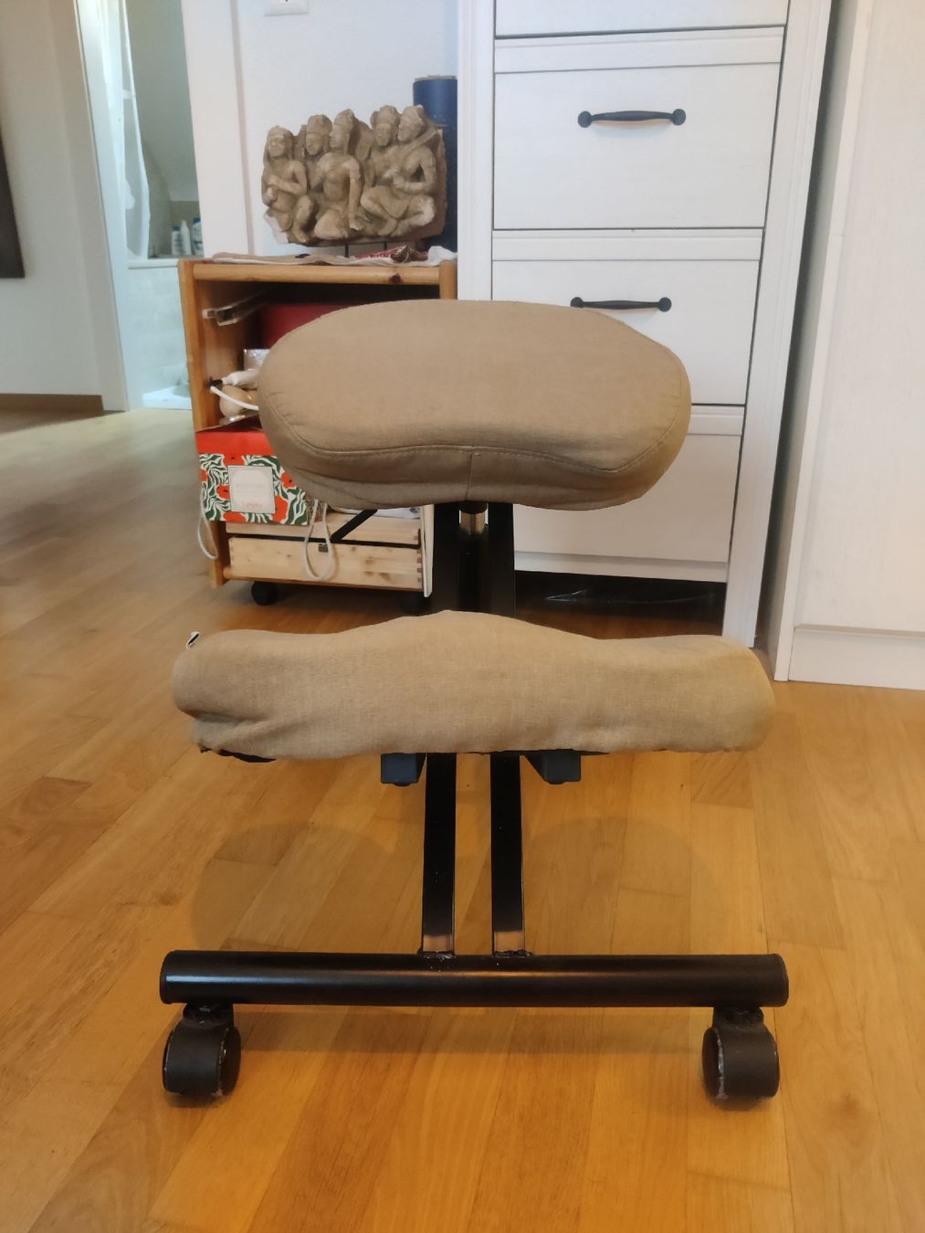 Sedie: Ergonomic Kneeling Chair – Usato da Zürich venduto da dav_5xw9 1