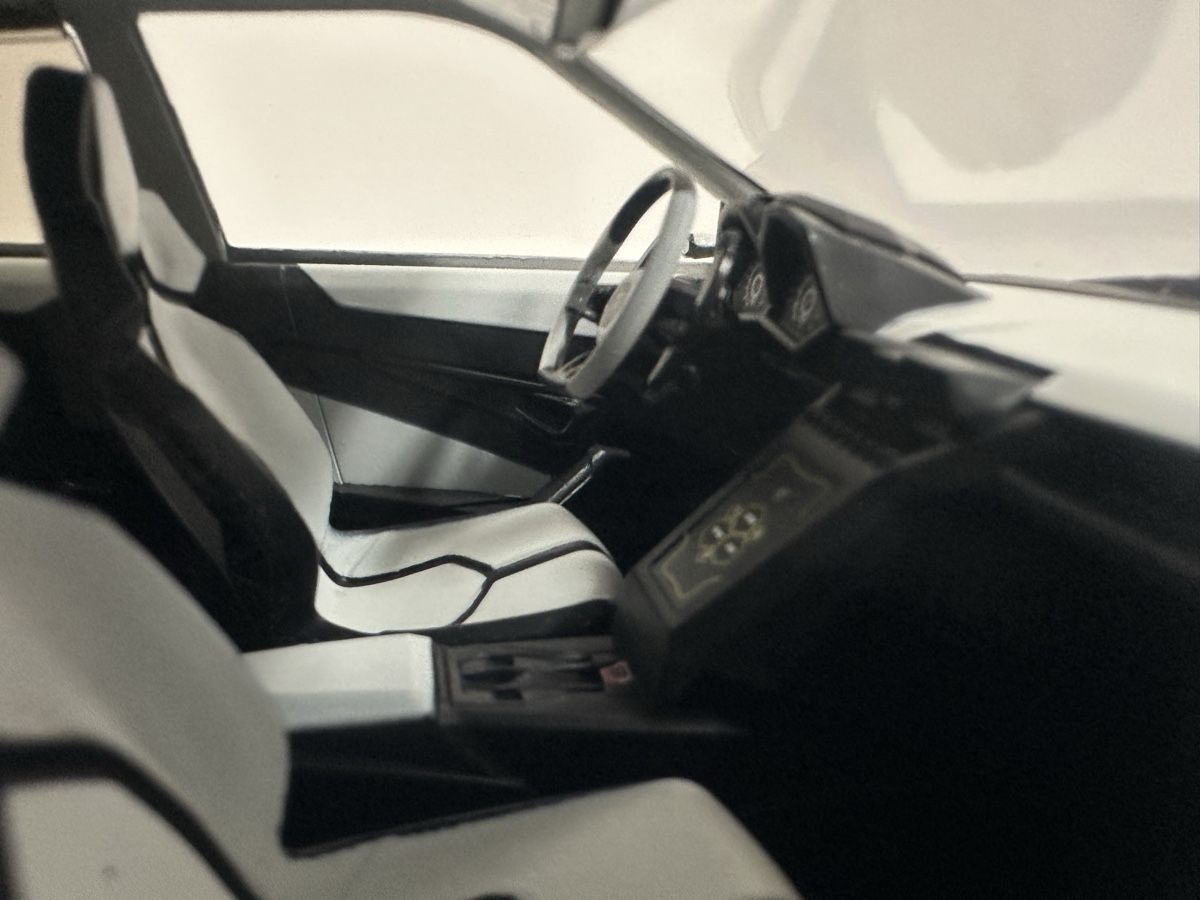 Lamborghini Modellini d'auto: Lamborghini Urus 1:18, weiss – Usato da Zofingen venduto da rf9_x2xt 6