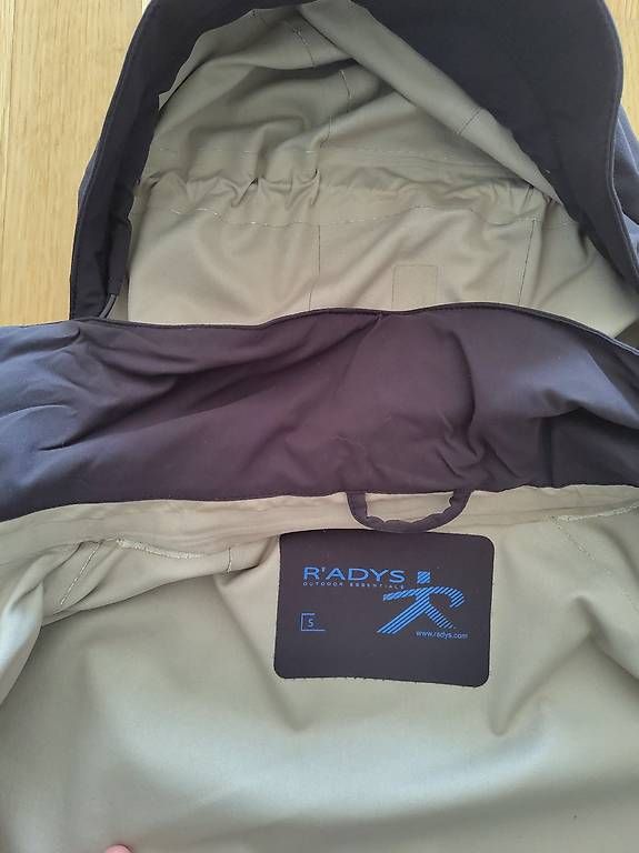 Jacken: Regenjacke / Hardshelljacke Gr S – Gebraucht aus Zürich von Dory12 2
