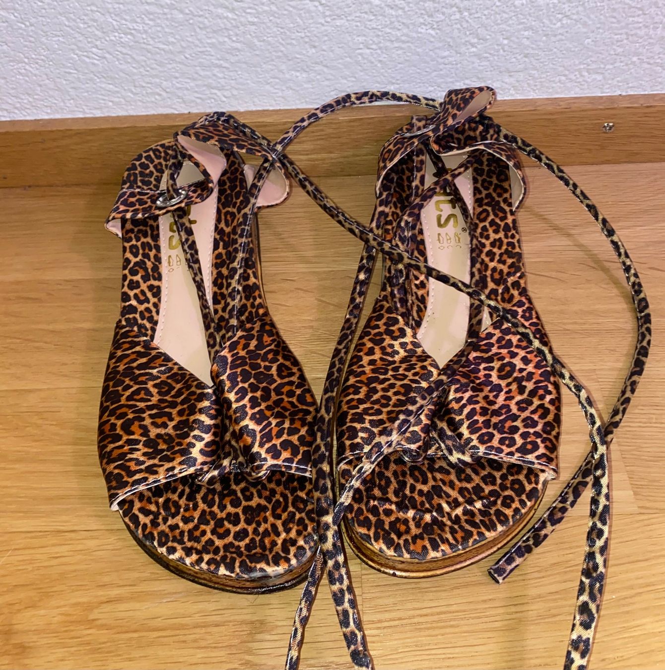Scarpe da donna: Sandalen Gr. 39 – Nuovo (secondo la descrizione) da Herisau venduto da Seyashop1 1
