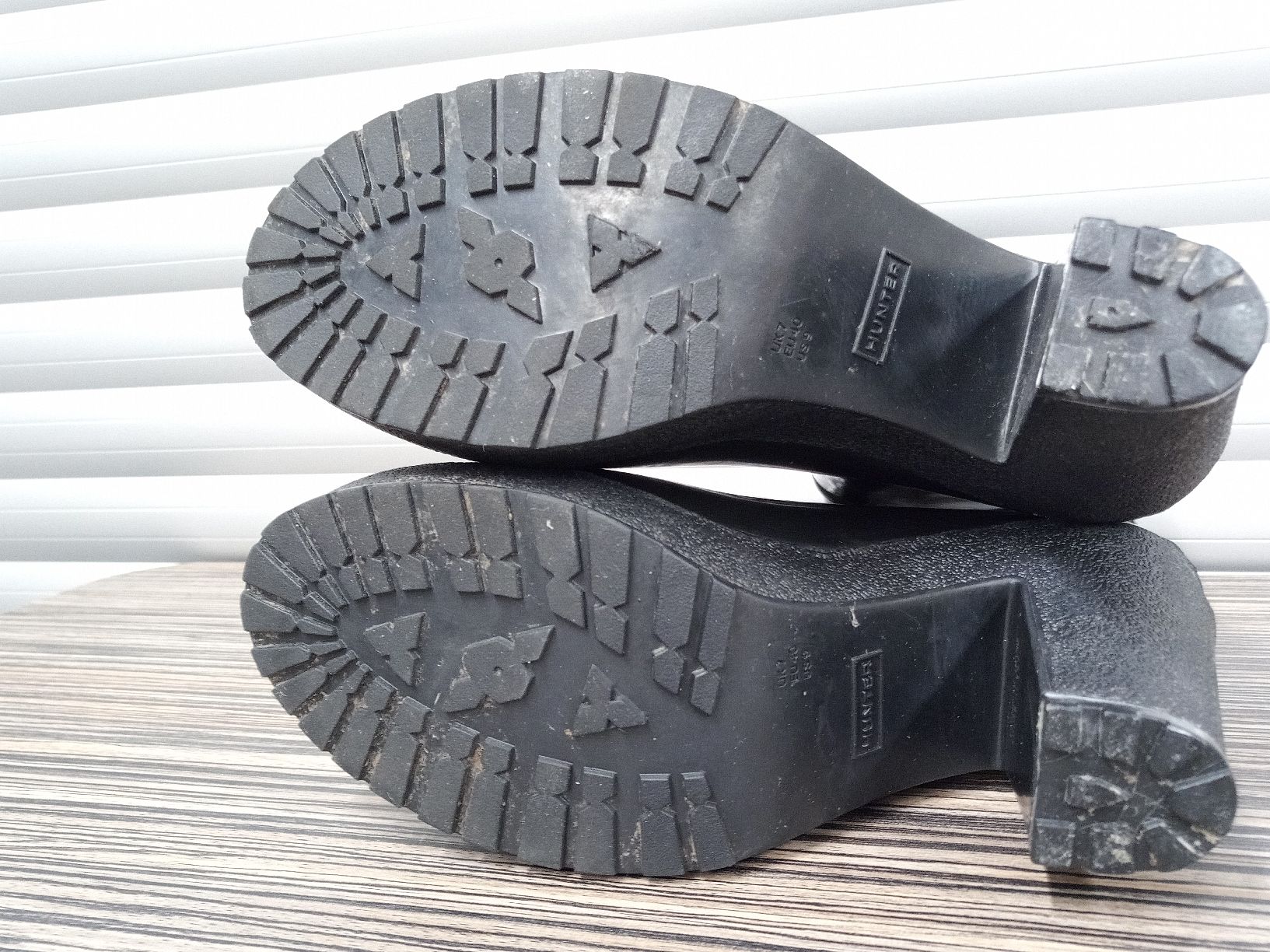 Hunter Scarpe da donna: Hunter Gummstiefel mit 11cm Plateau Absatz Gr. 40 – Usato da Reiden venduto da Zofi-Brocki 5