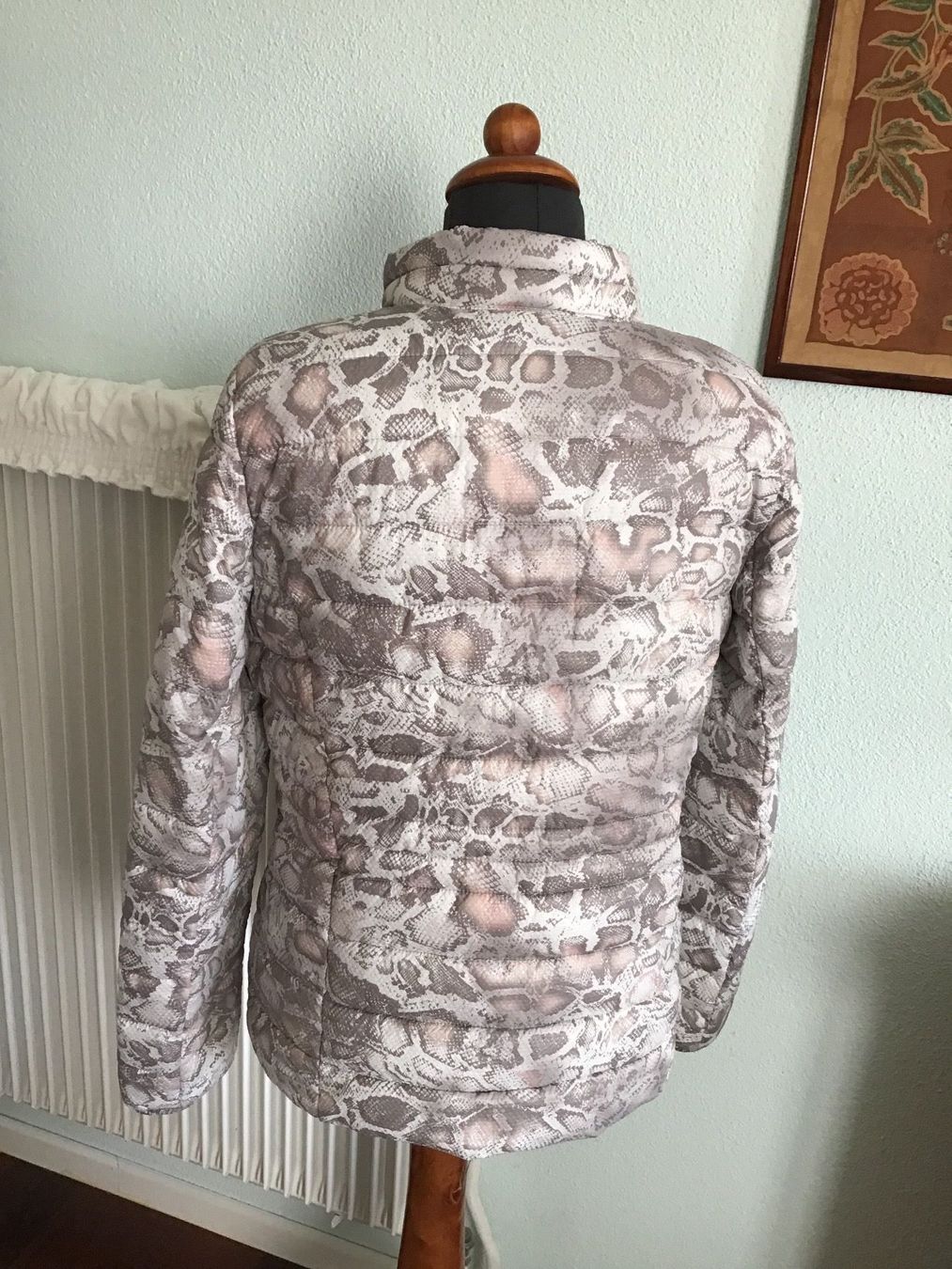 Bonita Jacken: BONITA wattierte Steppjacke Pythonprint Gr. 38/40 – Gebraucht aus Besazio von lionheart63 2