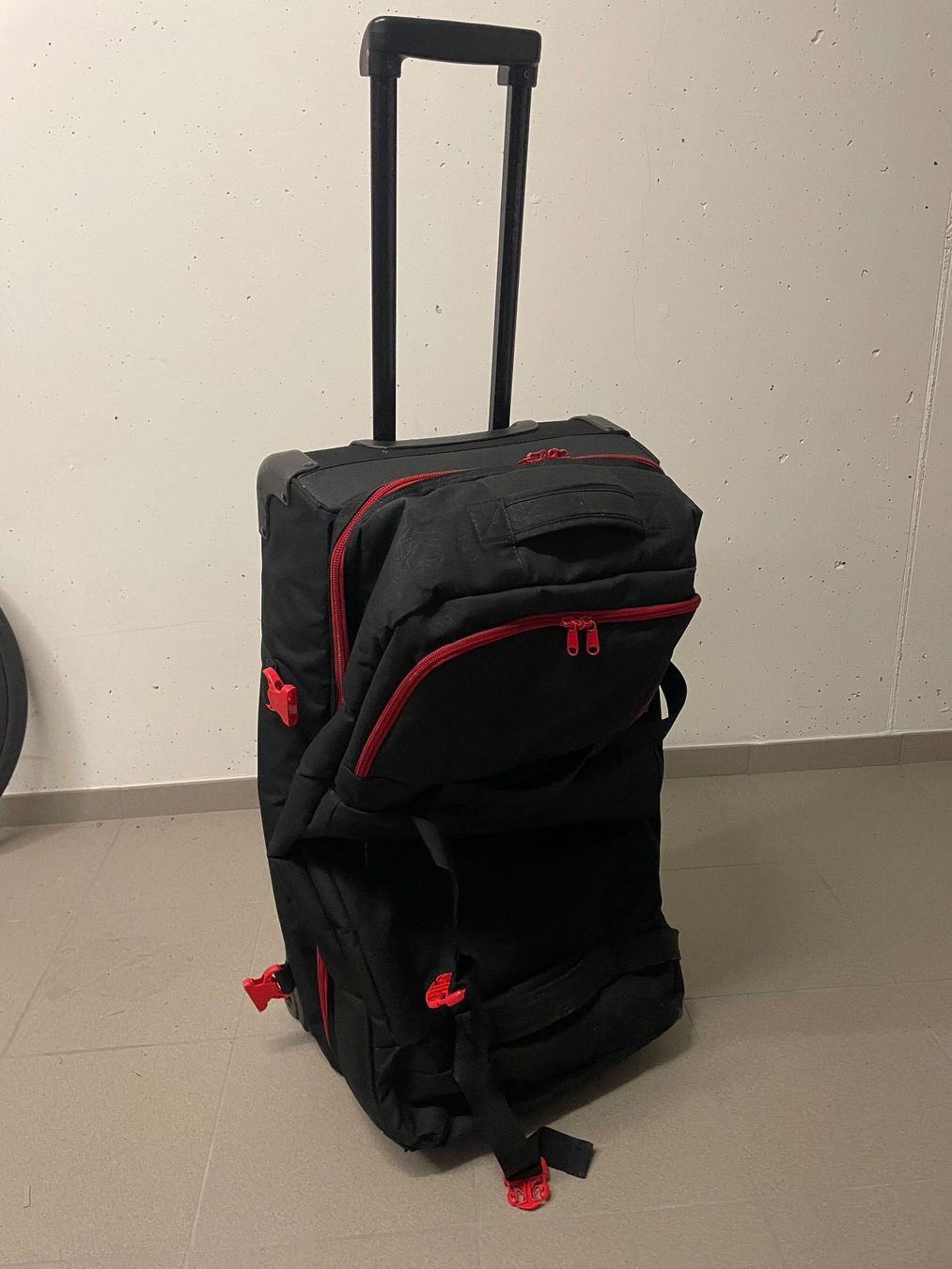 Dakine Valigie: Sportkoffer – Usato da Oberrohrdorf venduto da Roger_d.V._66 2