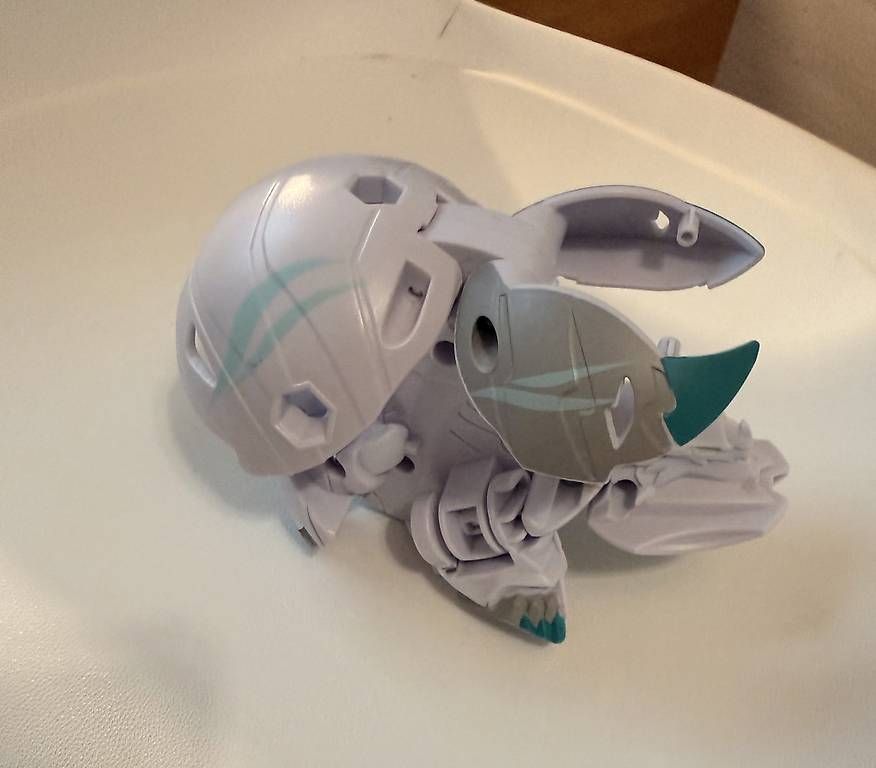 Giocattoli: Bakugan Battle Brawlers  Original Bakugan – Usato da Niederhasli venduto da bon_628l