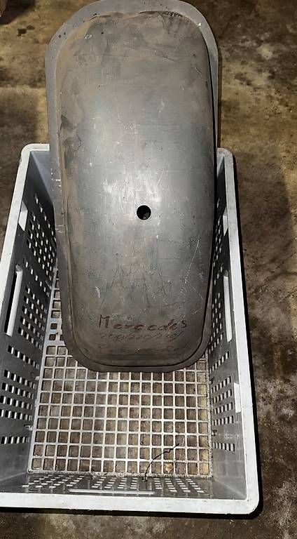 Mercedes-Benz Tutti pezzi di ricambio auto: Mercedes Pagode Reserverad Wanne für Oldtimer – Usato da Luzern venduto da Basa73 1