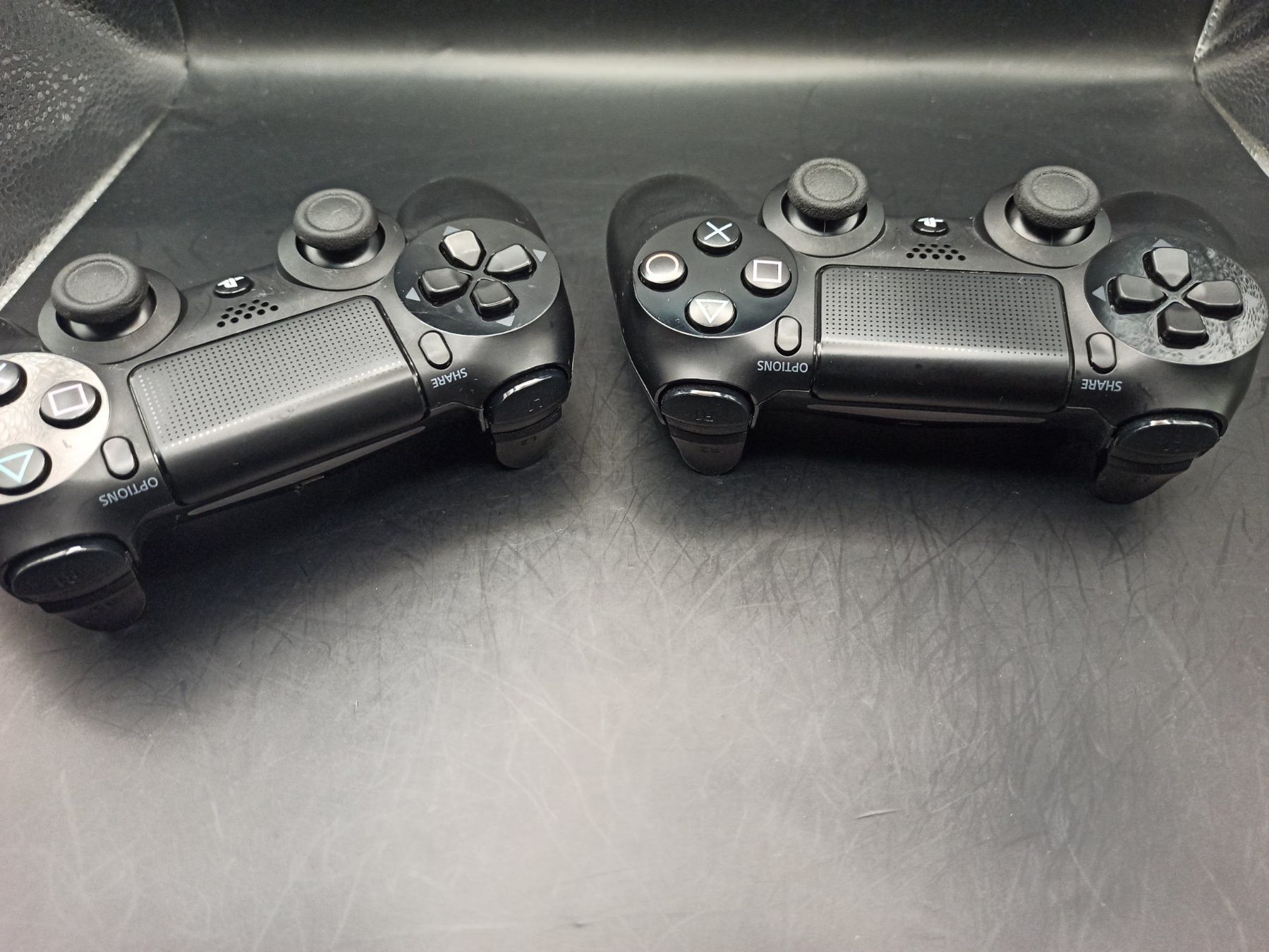 Controller: 2 x Original Controller Sony PS4 Wireless DualShock 4 V1 – Usato da Oberweningen venduto da mar_87mx 5