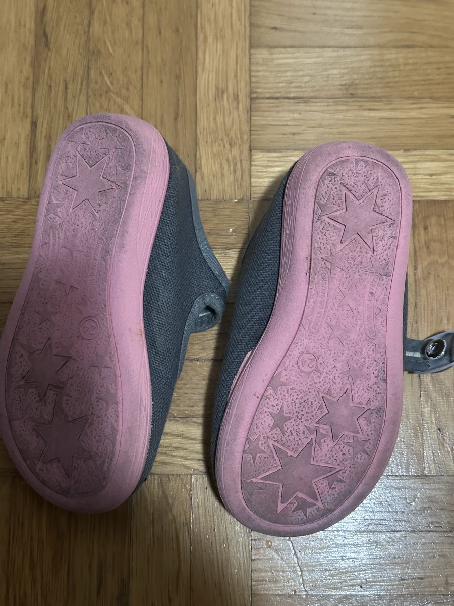 Scarpe per ragazze: Hausschuhe Mädchen – Usato da Männedorf venduto da kek_n8pr 2