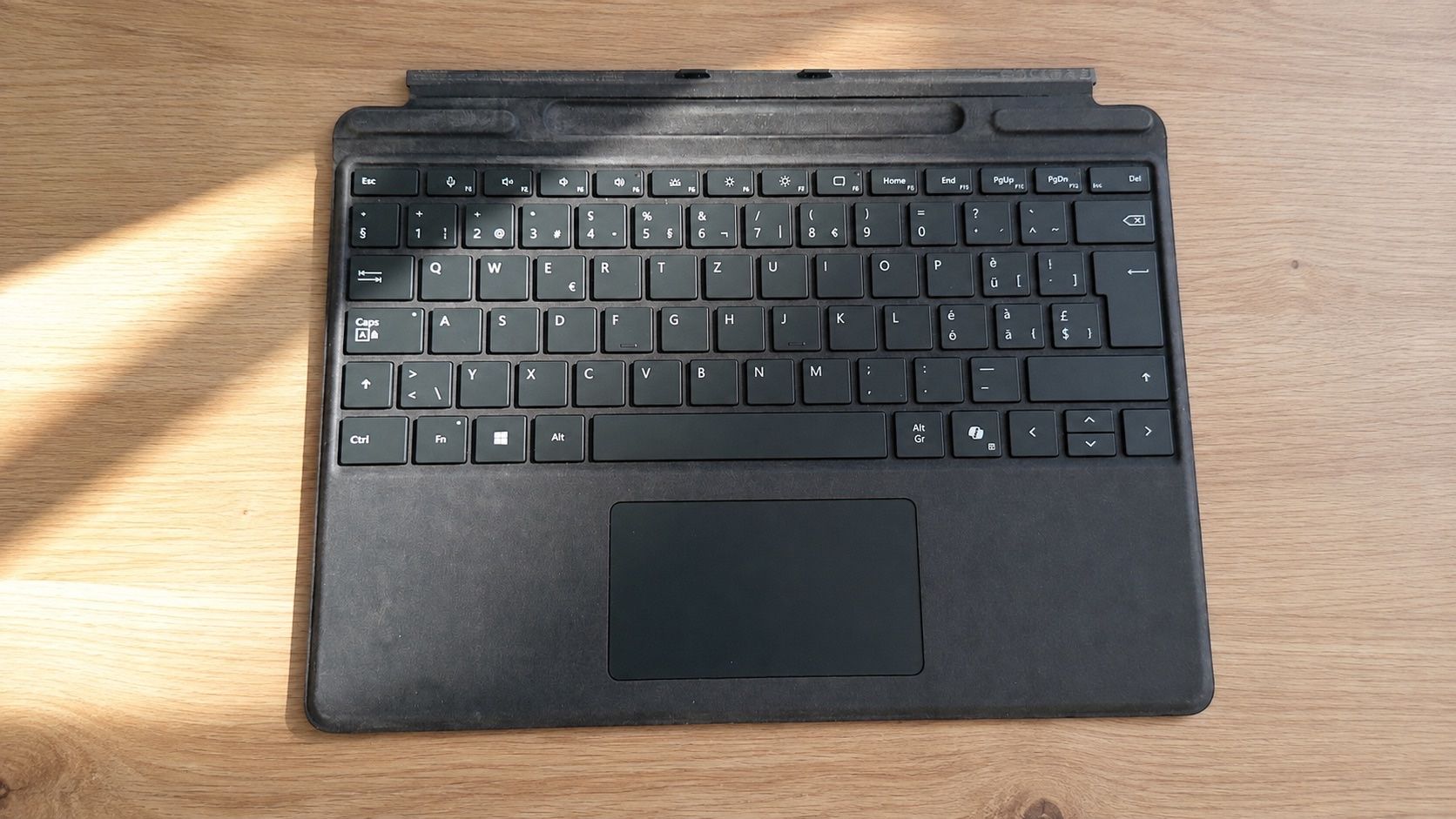 Microsoft Tastaturen: Microsoft Surface Pro Keyboard Model 1864 – Gebraucht aus Winterthur von Iryna_Valerii 1