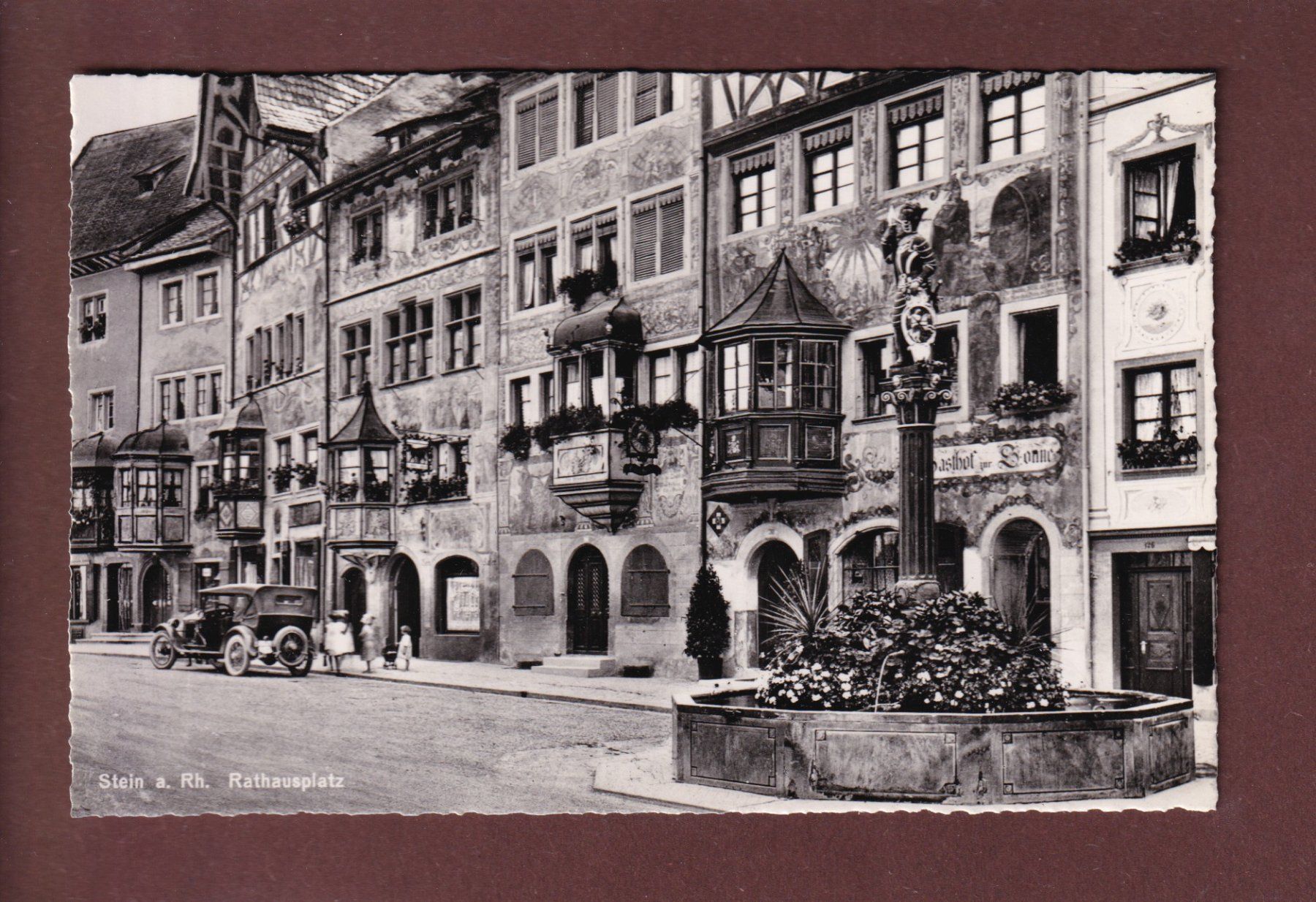 Cartoline postali: STEIN AM RHEIN - Rathausplatz - Auto – Usato da Pully venduto da nicecards