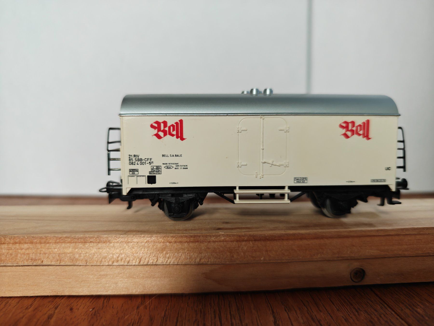 Märklin Modellini di ferrovie: Märklin H0 Kühlwagen Bell AC – Usato da Bern venduto da JGBahn