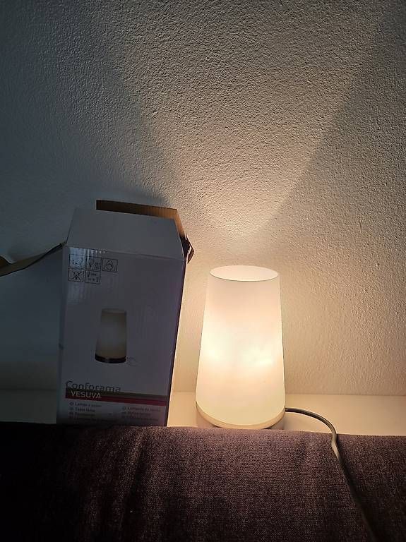 Lampade: Lampada da tavolo – Usato da Agno venduto da Scambio-Vendo-Agno 2