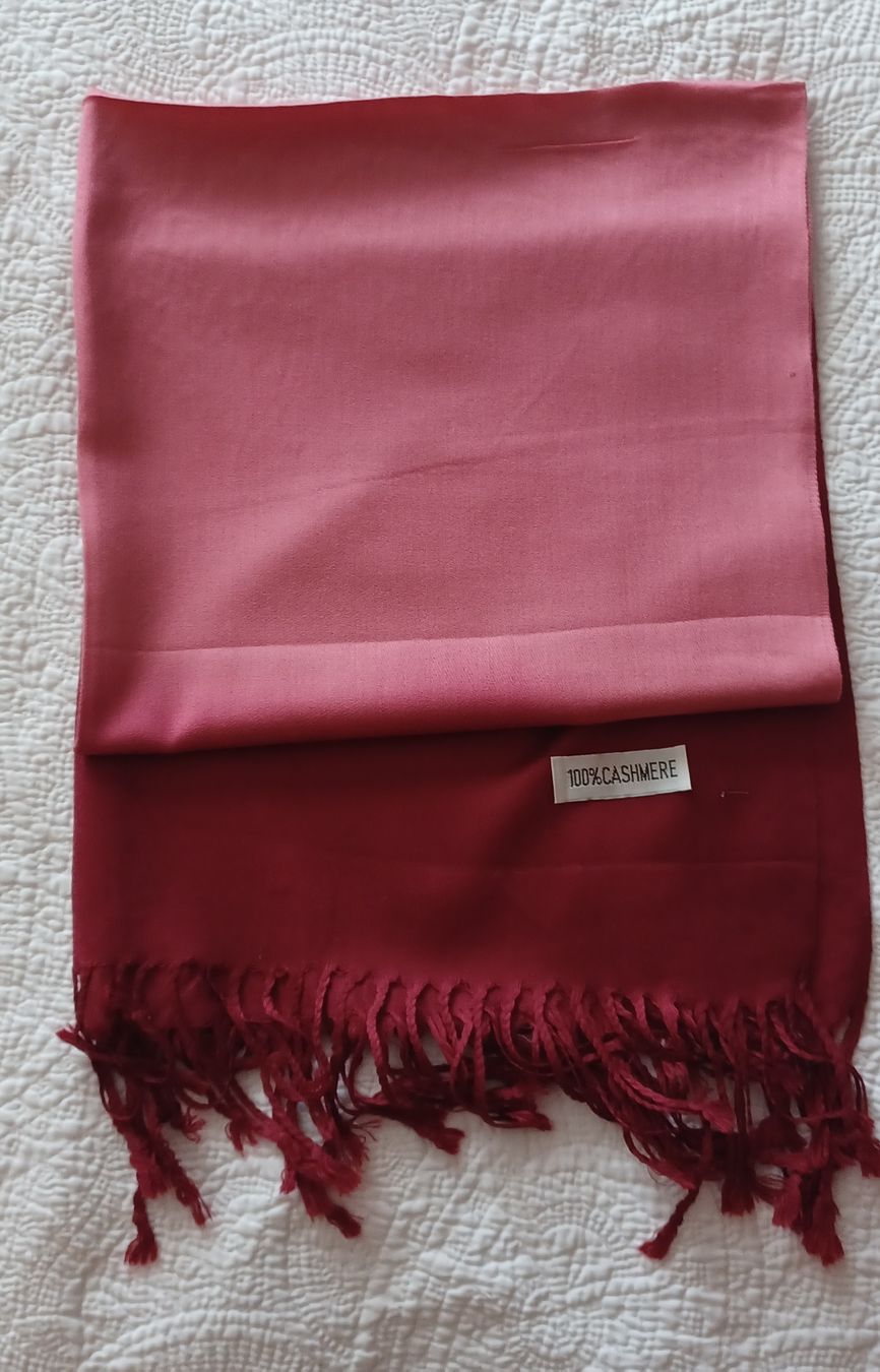 Foulards, Tücher & Schals: Pashmina scarf 65x180 – Neu und originalverpackt aus Gstaad von sasha0270