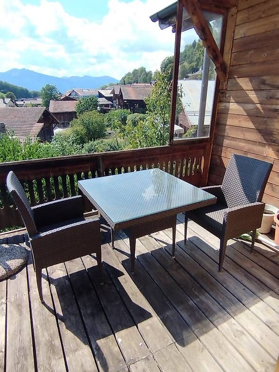Set di tavolo e panche: Mobilier de jardin – Usato da Huémoz venduto da est_z8s9 1