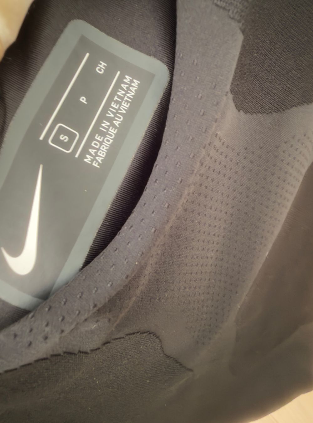 Nike Tops: Nike - Top – D'occasion à Zürich par JessGar 2
