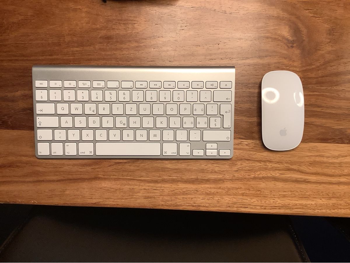 Apple Tastiere: Apple Magic Mouse und Keyboard – Usato da Stäfa venduto da SilverLakes