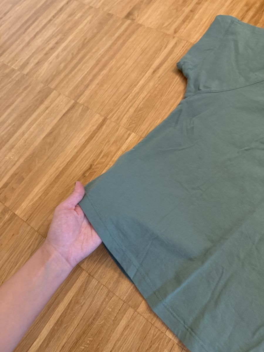 T-shirt: Green T-shirt – Nuovo (secondo la descrizione) da Adliswil venduto da Marjin 1