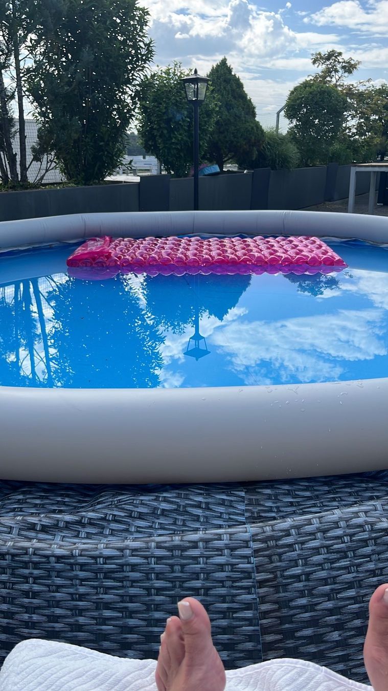 Bestway Schwimmbad: Pool Bestway ohne Filterpumpe mit Abdeckplande 396x84CM – Gebraucht aus Fehraltorf von usa11 2