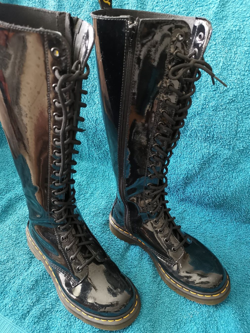 Dr. Martens Scarpe da donna: Dr. Martens Lackstiefel – Usato da Stäfa venduto da Pinky777 3