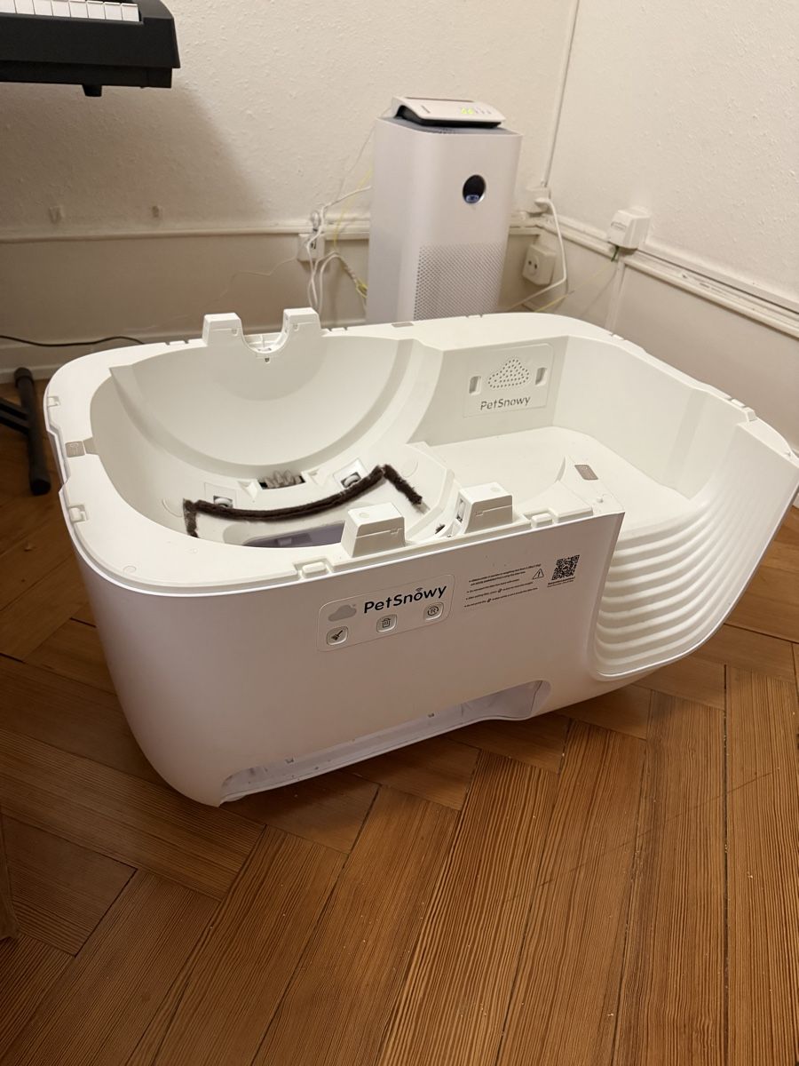 Gattaiole: PetSnowy Automatic Cat Litter Box White with New Lid – Usato da Genève venduto da lor_dm8g 3