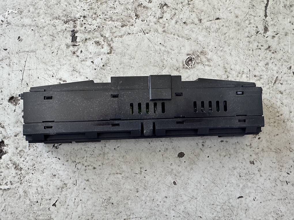 BMW Tutti pezzi di ricambio auto: Bedienteil Mittelkonsole BMW 3er E46 6925501 – Usato da Meilen venduto da SimoKutlin46 1