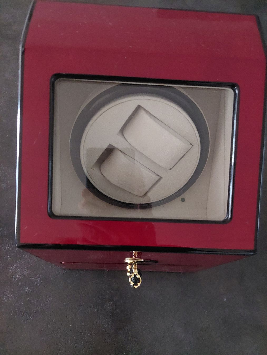 Cofanetto carica e porta orologi: Remontoir pour montres automatiques  – Nuovo (secondo la descrizione) da Le Locle venduto da wchs