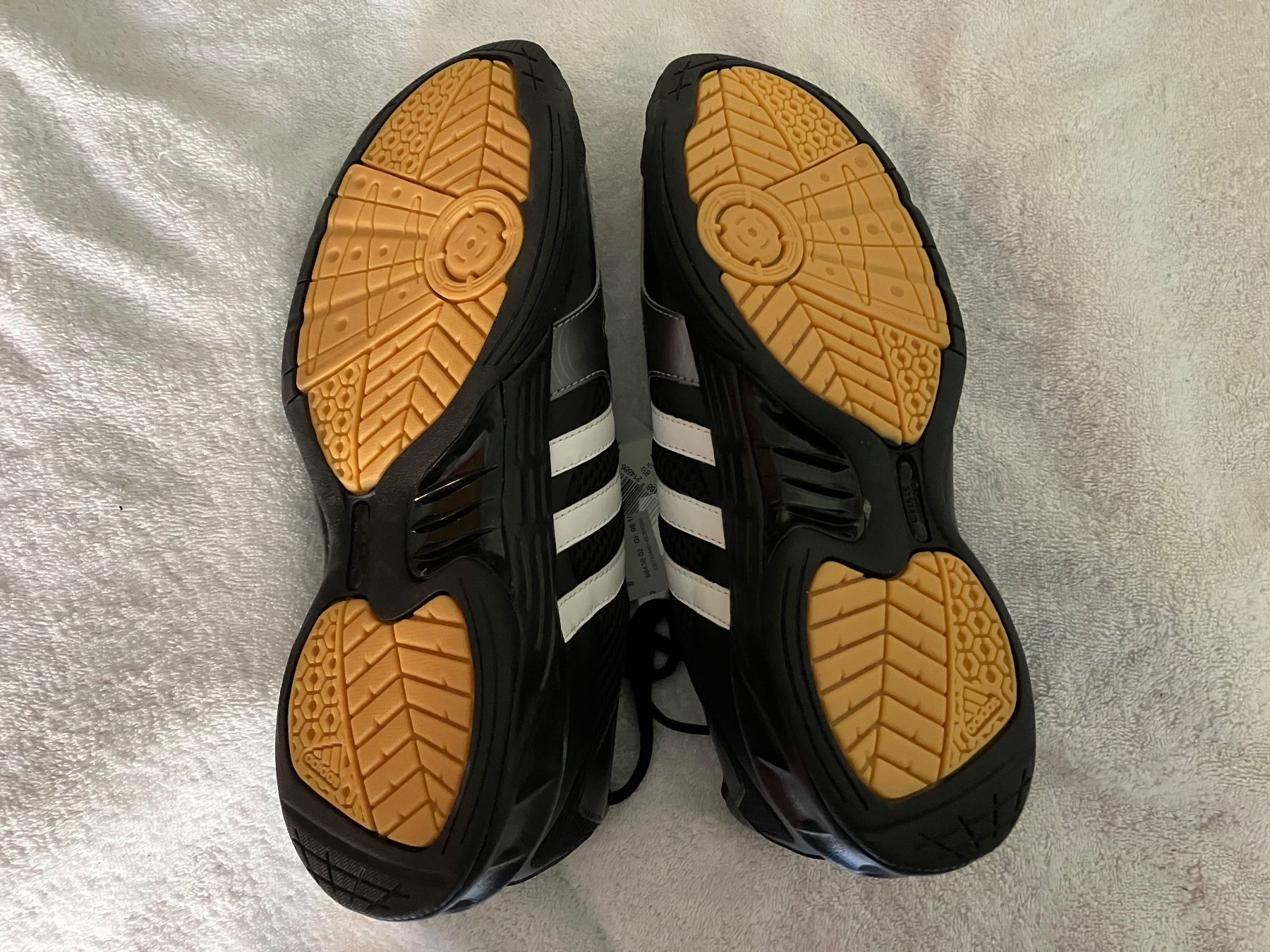 Adidas Scarpe da uomo: Adidas Hallenschuhe – Nuovo e nell'imballaggio originale da Wolfhausen venduto da swissski 3