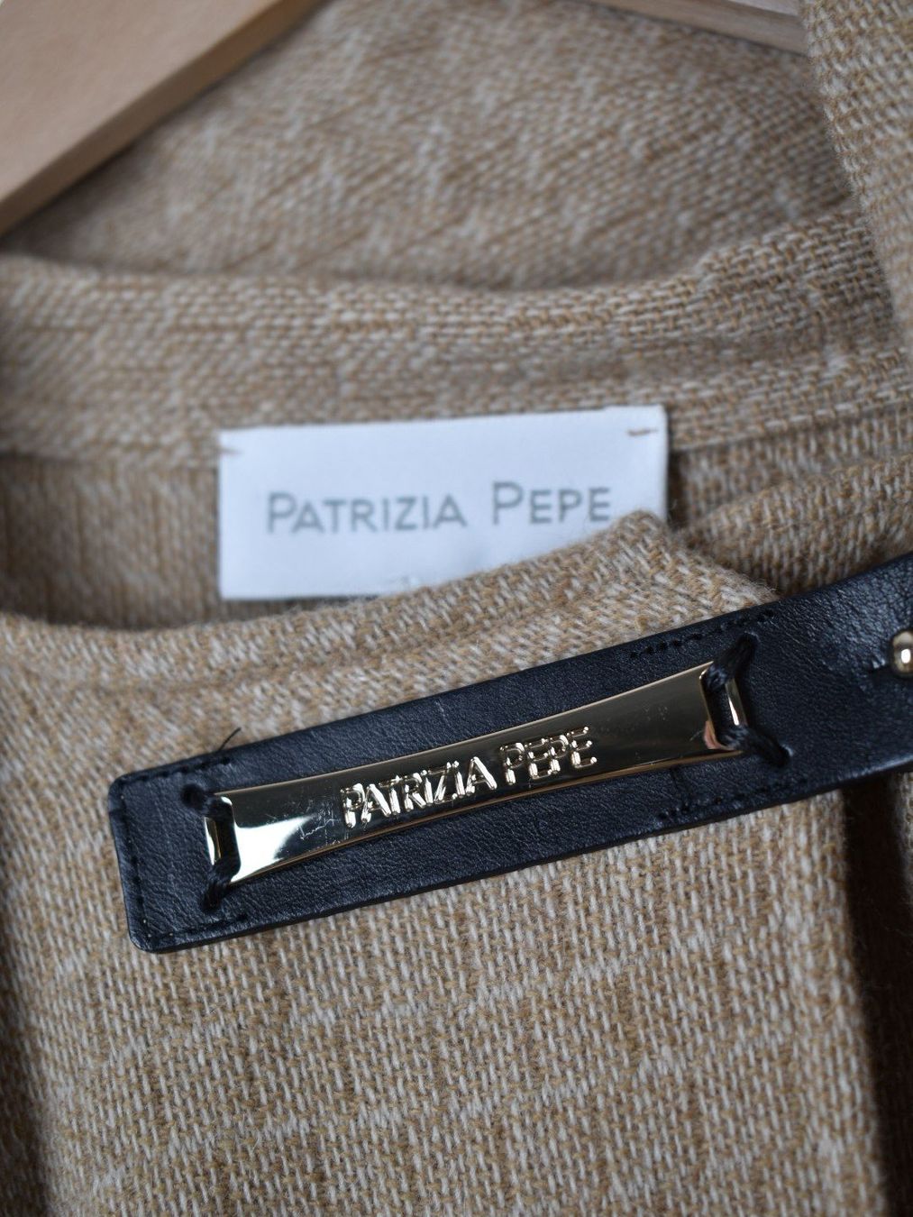 Patrizia Pepe Sonstige Damenmode: Patrizia Pepe Cape, one size, 85% Wolle – Neu (gemäss Beschreibung) aus Nürensdorf von 2ND_STORY 4