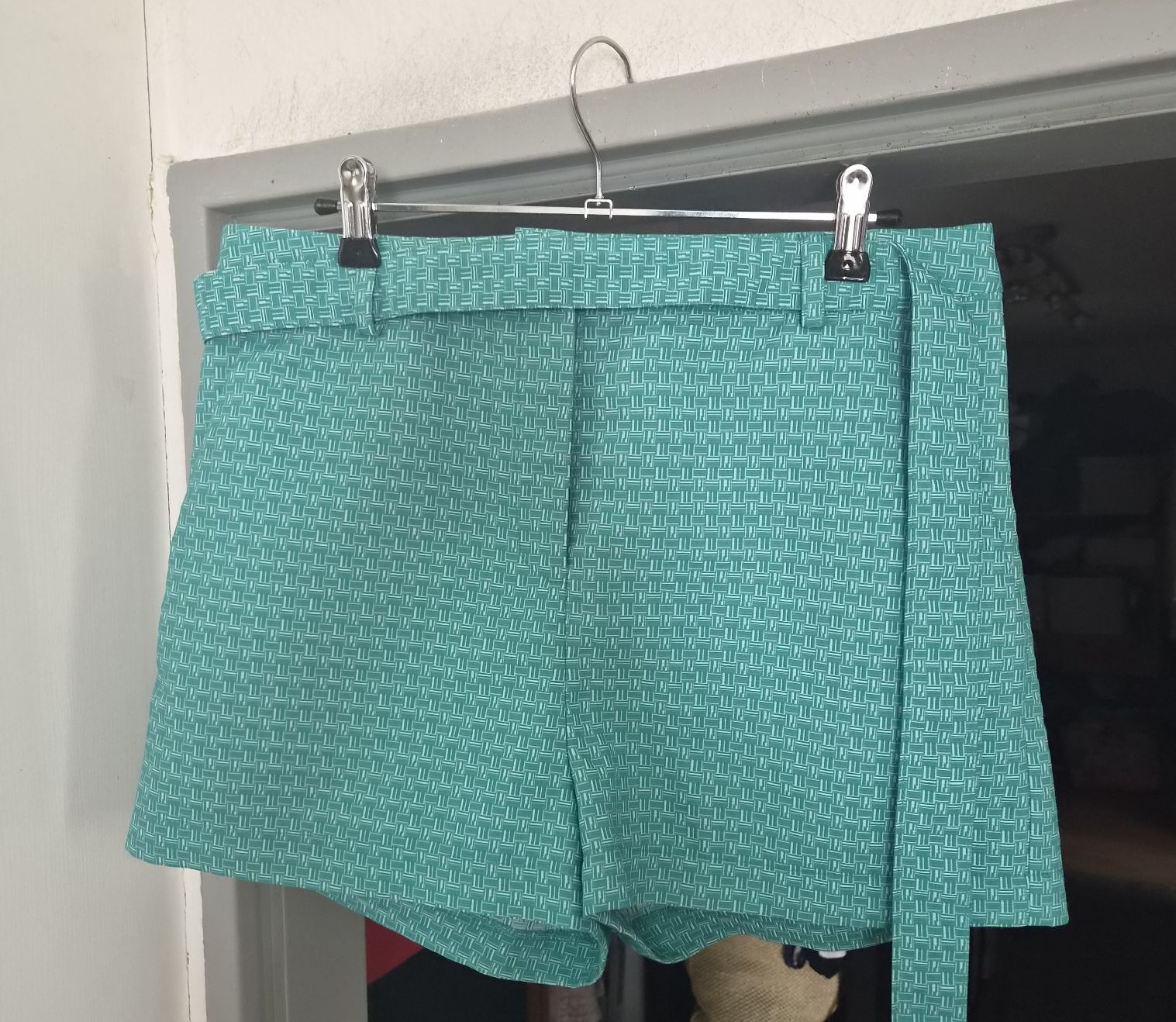 Etam Pantalons: Etam schöne neue Short, Gr. 38 – Neuf (Voir description) à Frenkendorf par Moon111