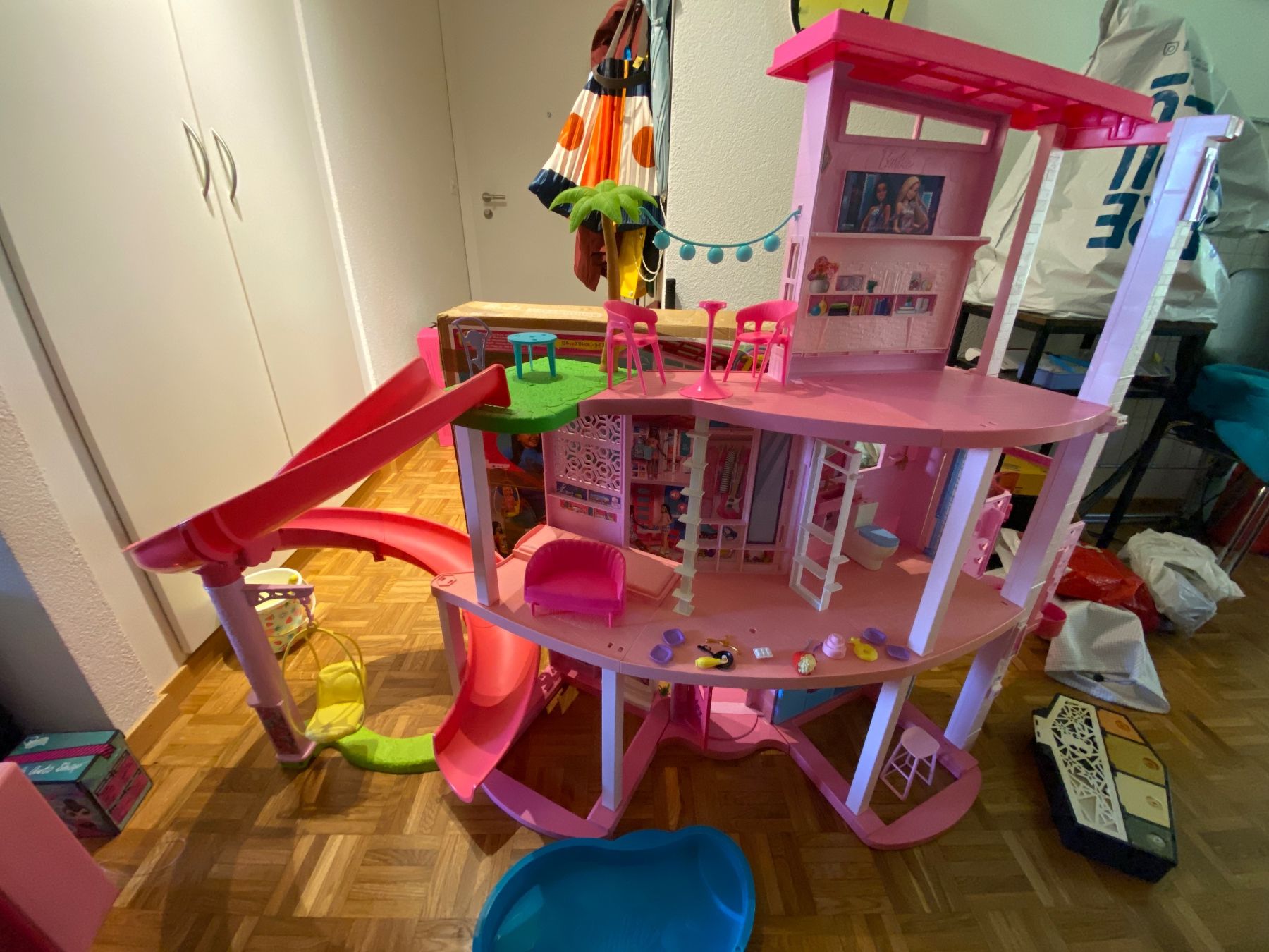 Barbie Maisons & Meubles de poupées: Barbie Maison Traumvilla – D'occasion à La Tour-de-Peilz par Rullis 6