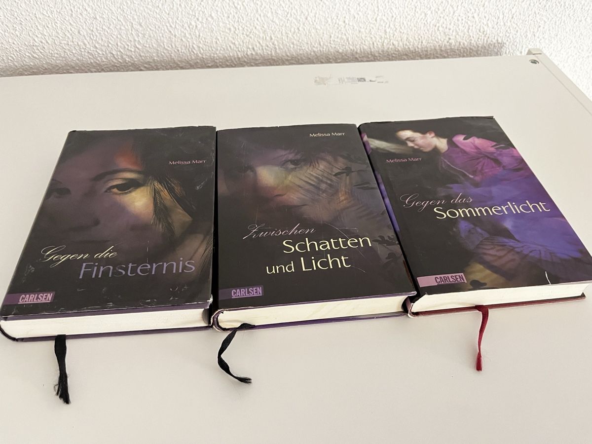 Libri: 3 Bände von  Melissa Marr  – Usato da Uster venduto da Kannabie