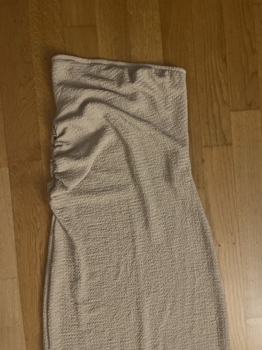 Stradivarius Vestiti: Kleid Stradivarius Beige  – Usato da Zürich venduto da zoe_6fqm 1