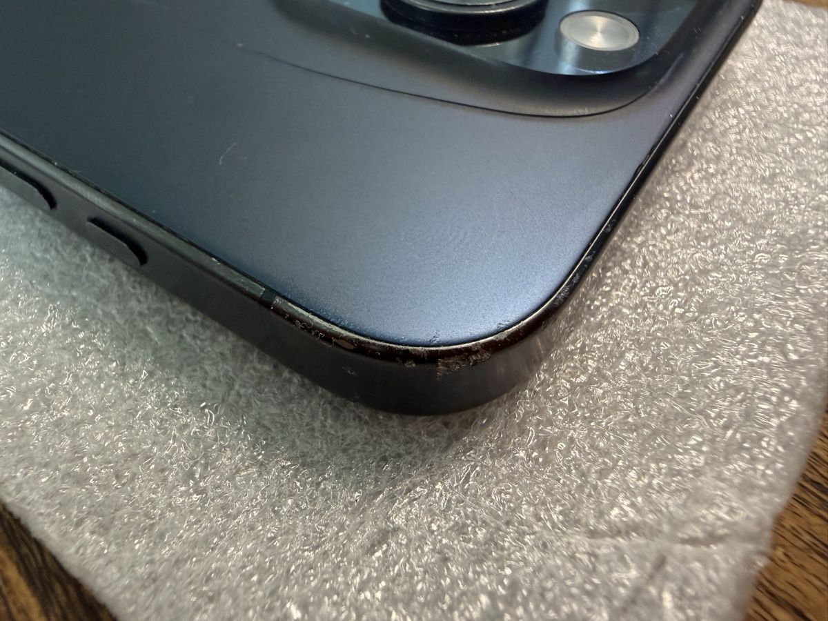 Apple Handys / Smartphones: GLASBRUCH: iphone 15 Pro – Defekt aus Langenthal von fluehmann_ 4