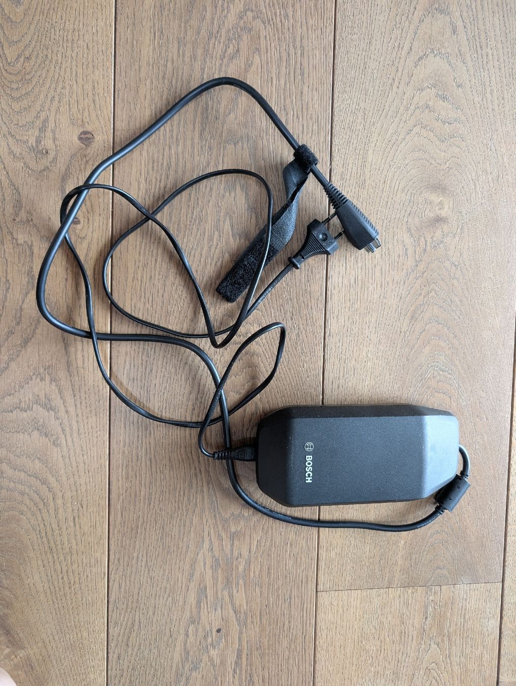 Bosch Caricabatterie: Bosch Ladegerät BPC-3400 – Usato da Biberist venduto da Smfr