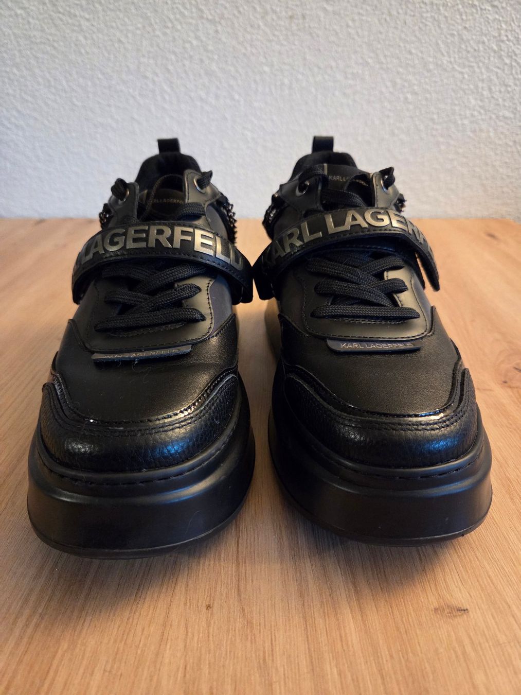 Karl Lagerfeld Damenschuhe: Karl Lagerfeld Sneaker Gr 39 Irisierend – Gebraucht aus Bülach von Kinotsu 2