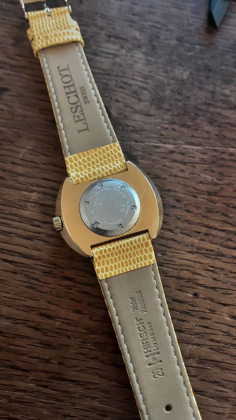 Swiss Orologi: Belle montre vintage  – Usato da Neuchâtel venduto da wyl_zxp8 6