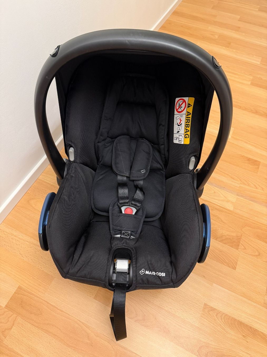 Maxi-Cosi Seggiolini per auto: Maxi-Co schwarz guter Zustand – Usato da Münchenstein venduto da marcmally 5