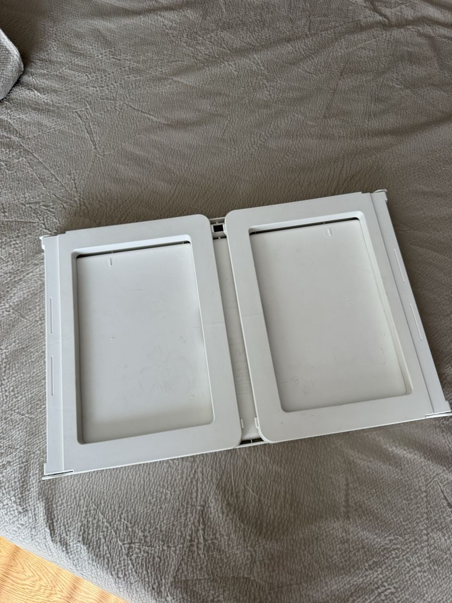 Ikea Plateaux: IKEA KLIPSK Tablett/Bett-Tray, klappbar, hellgrau – D'occasion à Uetikon am See par happywishes 2