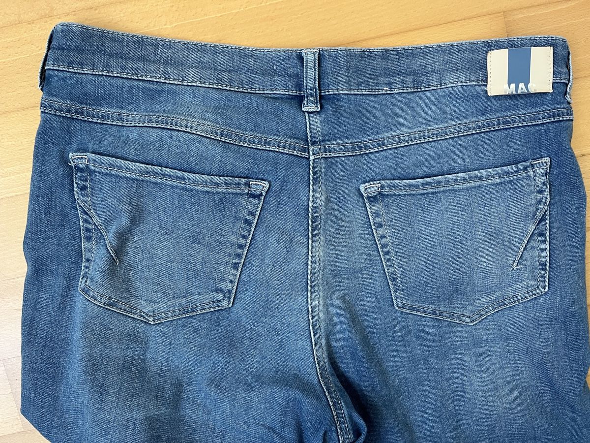 Jeans: MAC Jeans Gr. 44/34, neuwertig – Nuovo (secondo la descrizione) da Bassersdorf venduto da Steyning88 2