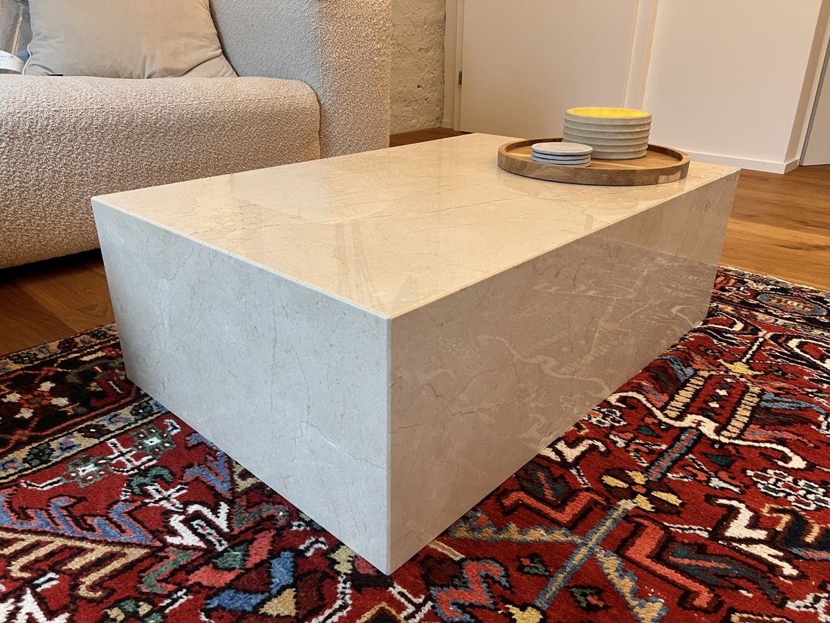 Tische: Marmor Couchtisch (naturstein) – Gebraucht aus Volketswil von Chantsch 1