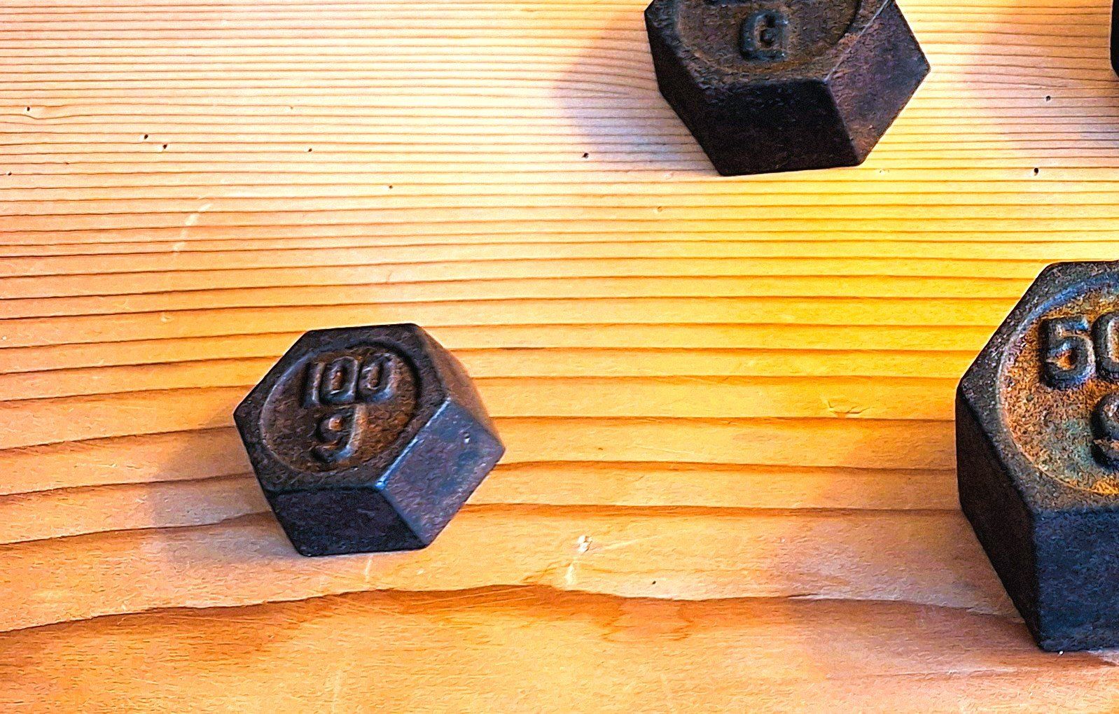 Bilance e pesi: Gewichtsstein 100 Gramm, antik, ab 1.- – Usato da Winterthur venduto da chvch 2
