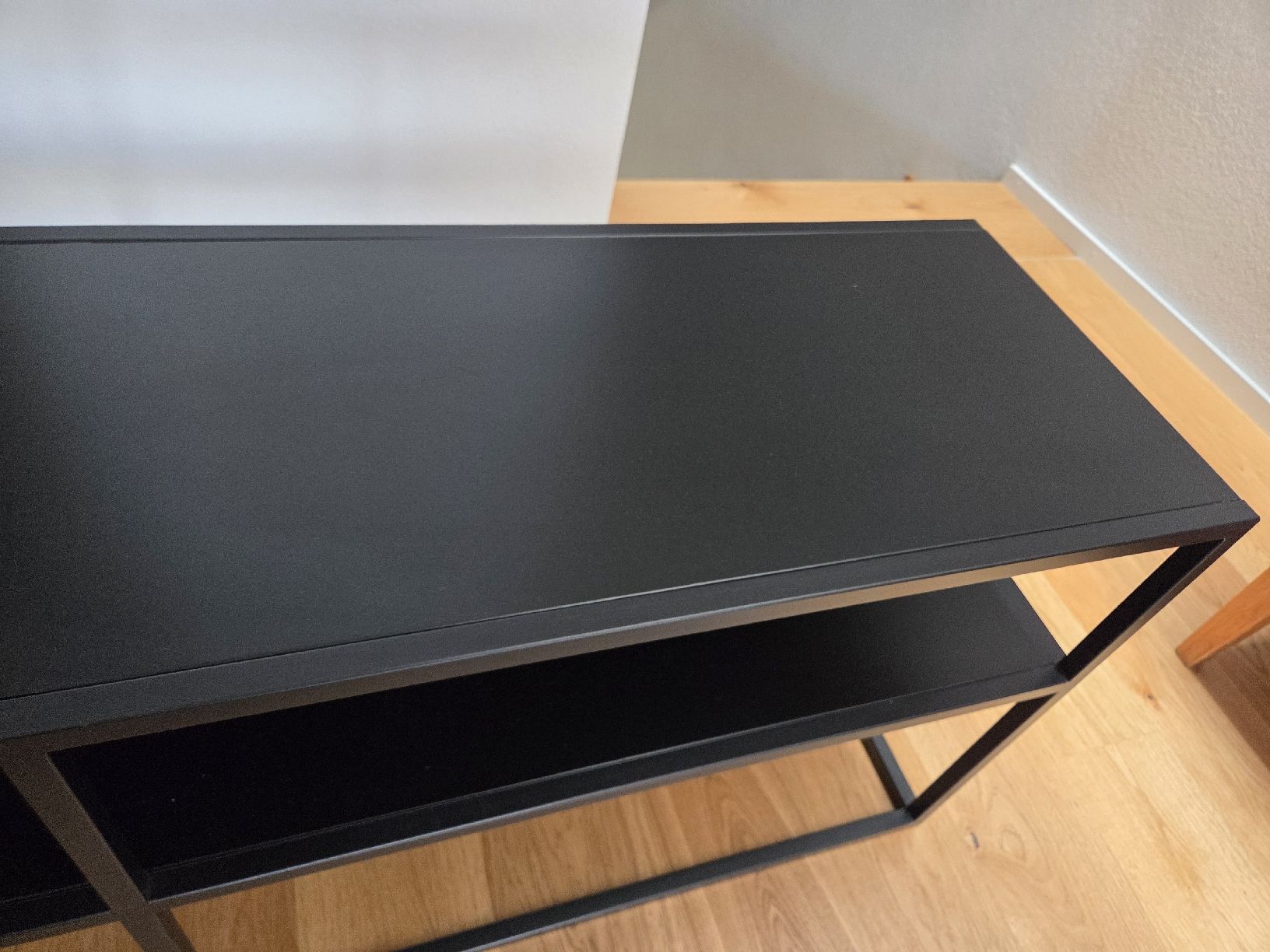 Scaffali: Black Metal Shelf Unit – Usato da Horgen venduto da Hunninko 4
