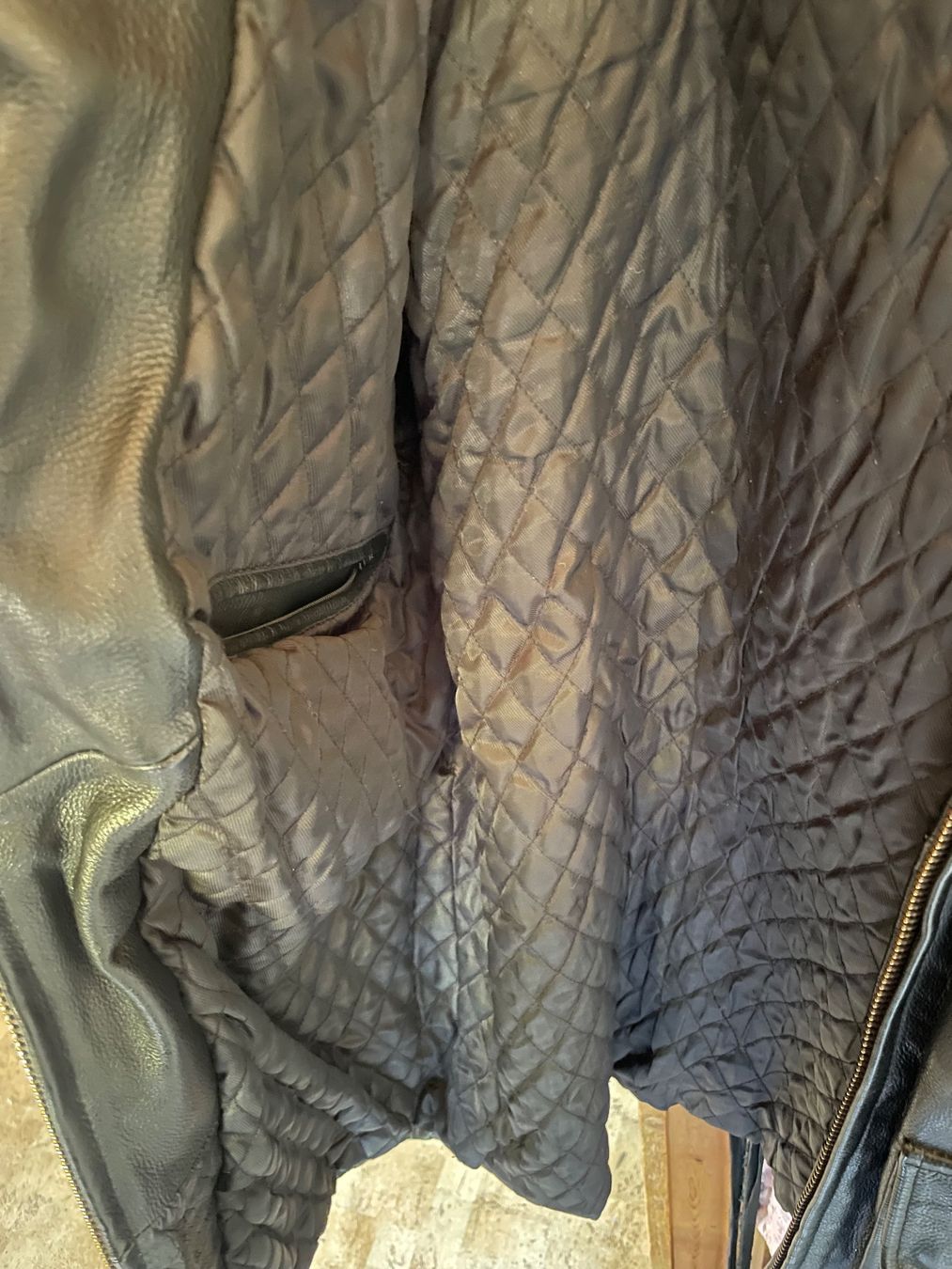 Jacken: Schwere Dicke Lederjacke L – Gebraucht aus Gümligen von BazaarBazaar 2