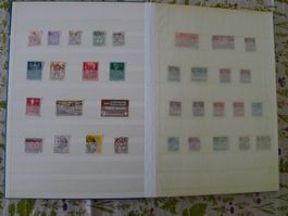 Briefmarkenalbum mit Marken aus der Schweiz