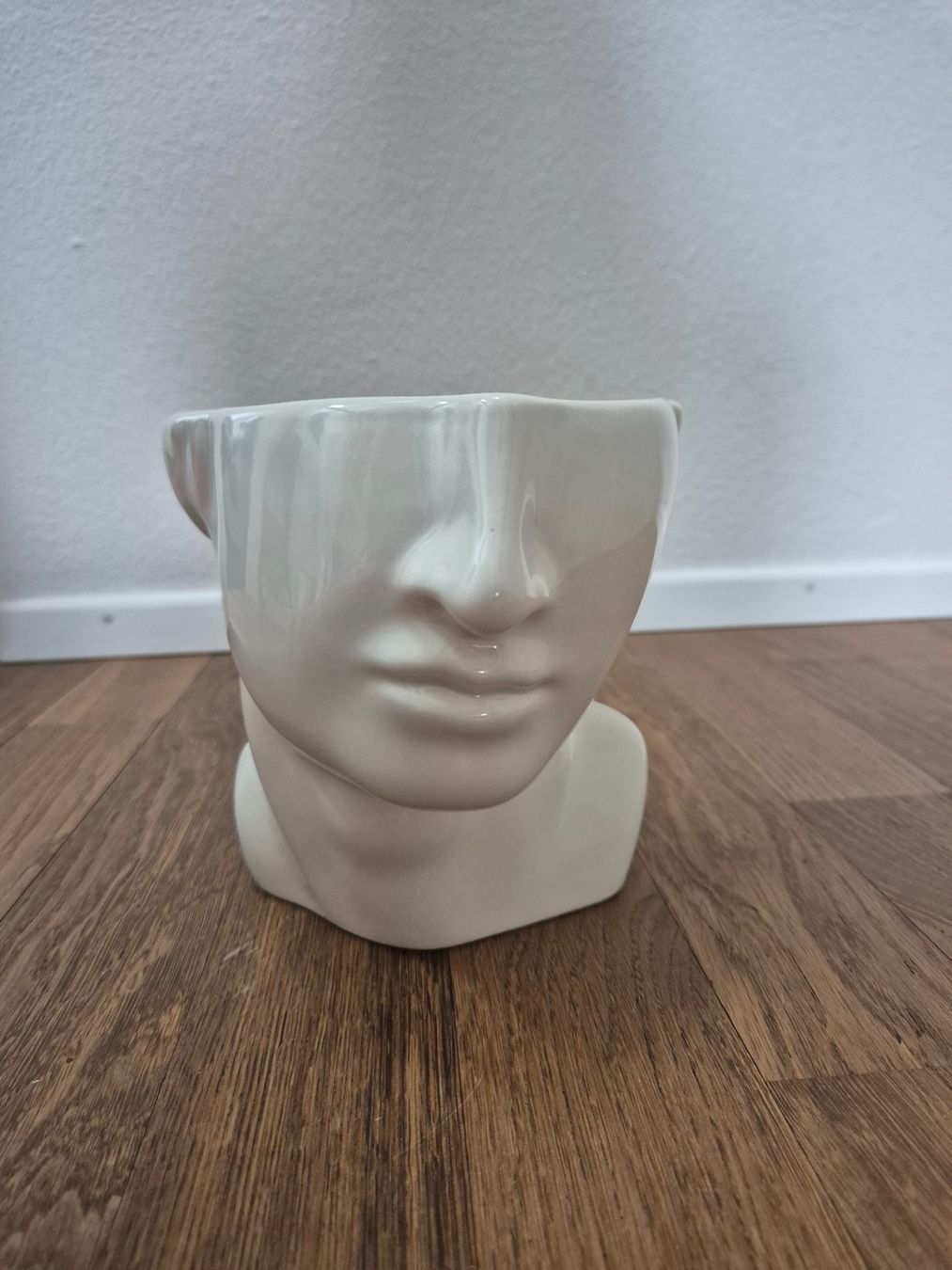 Vasi per fiori: White modern face planter – Usato da Zürich venduto da monadiederich