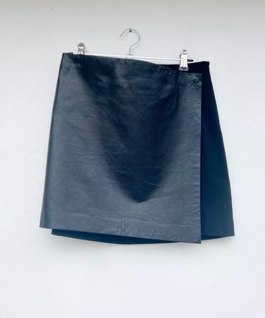 THEORY genuine black leather Skirt S/36 (NEW)