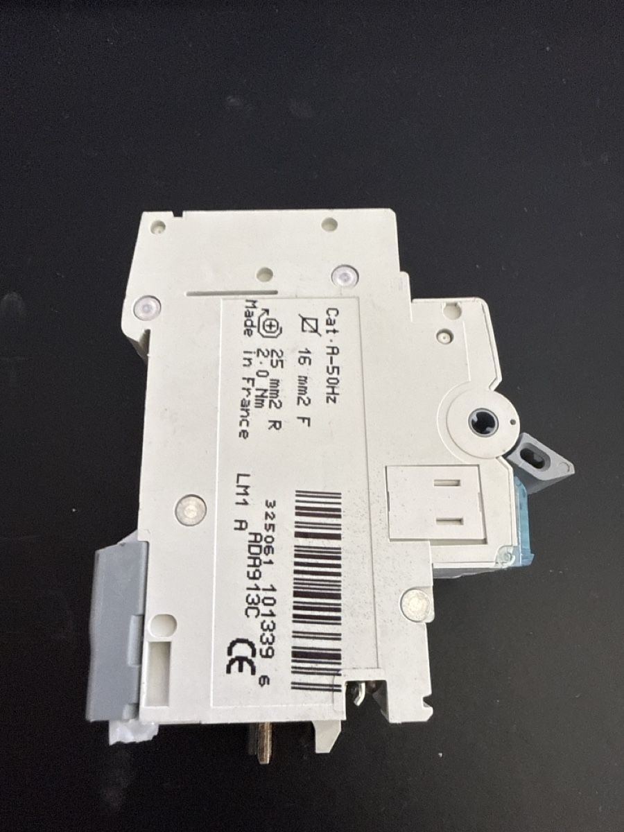Hager Alimentazione elettrica: Hager Fehlerstromschutzschalter ADA 913C C13 IP20 neu – Usato da Frick venduto da Rockford 1