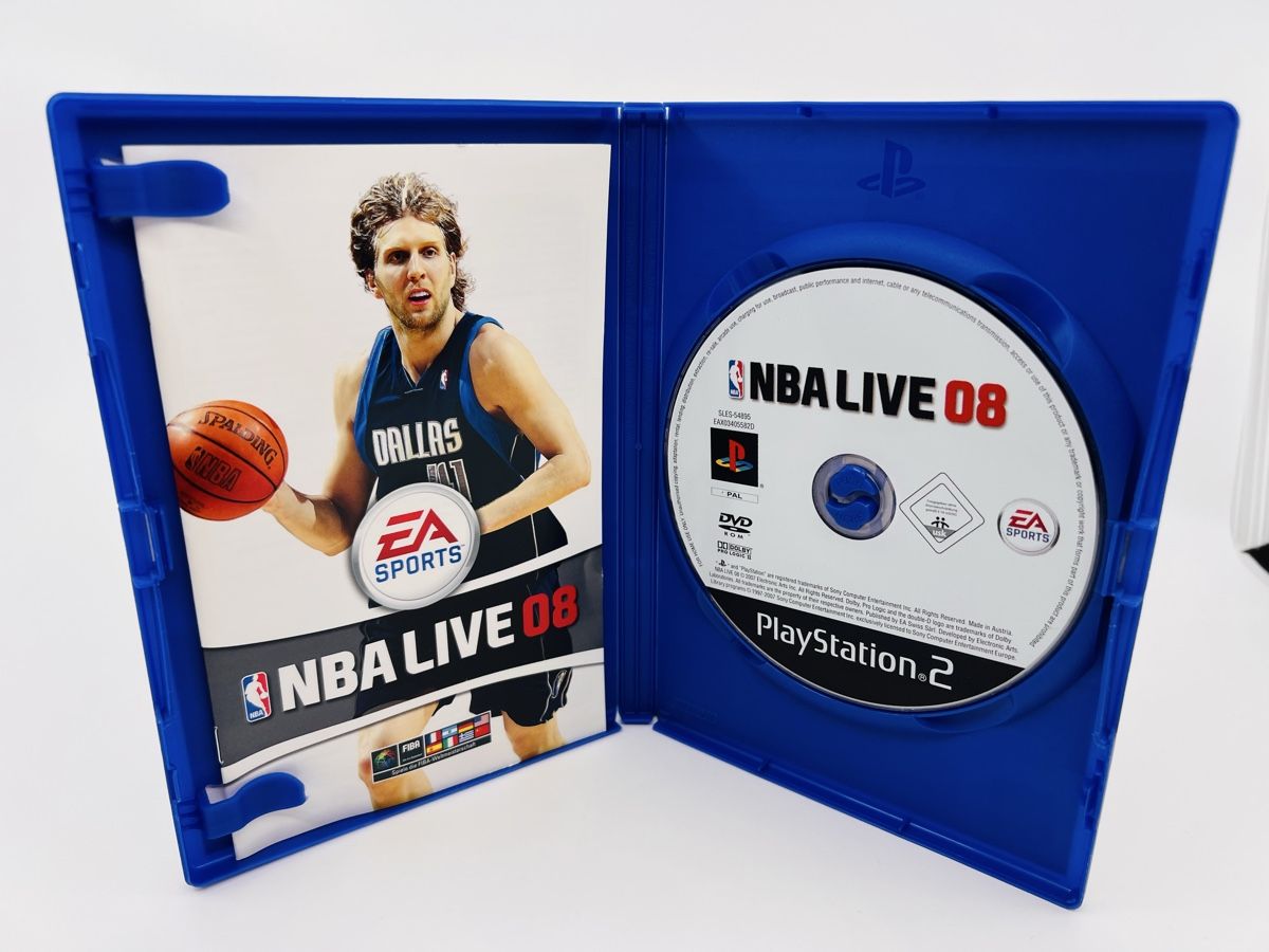Sony Giochi: NBA Live 08 - Playstation 2 Game - Dirk Nowitzki! – Usato da Steffisburg venduto da MEB-Trade 2