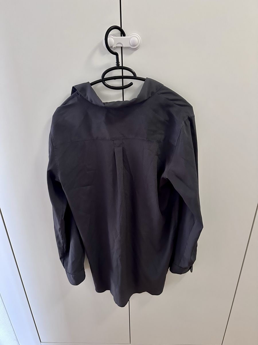 Calvin Klein Camicette: Calvin Klein Bluse grau Gr. S – Usato da Blumenstein venduto da Thunerin_1987 1
