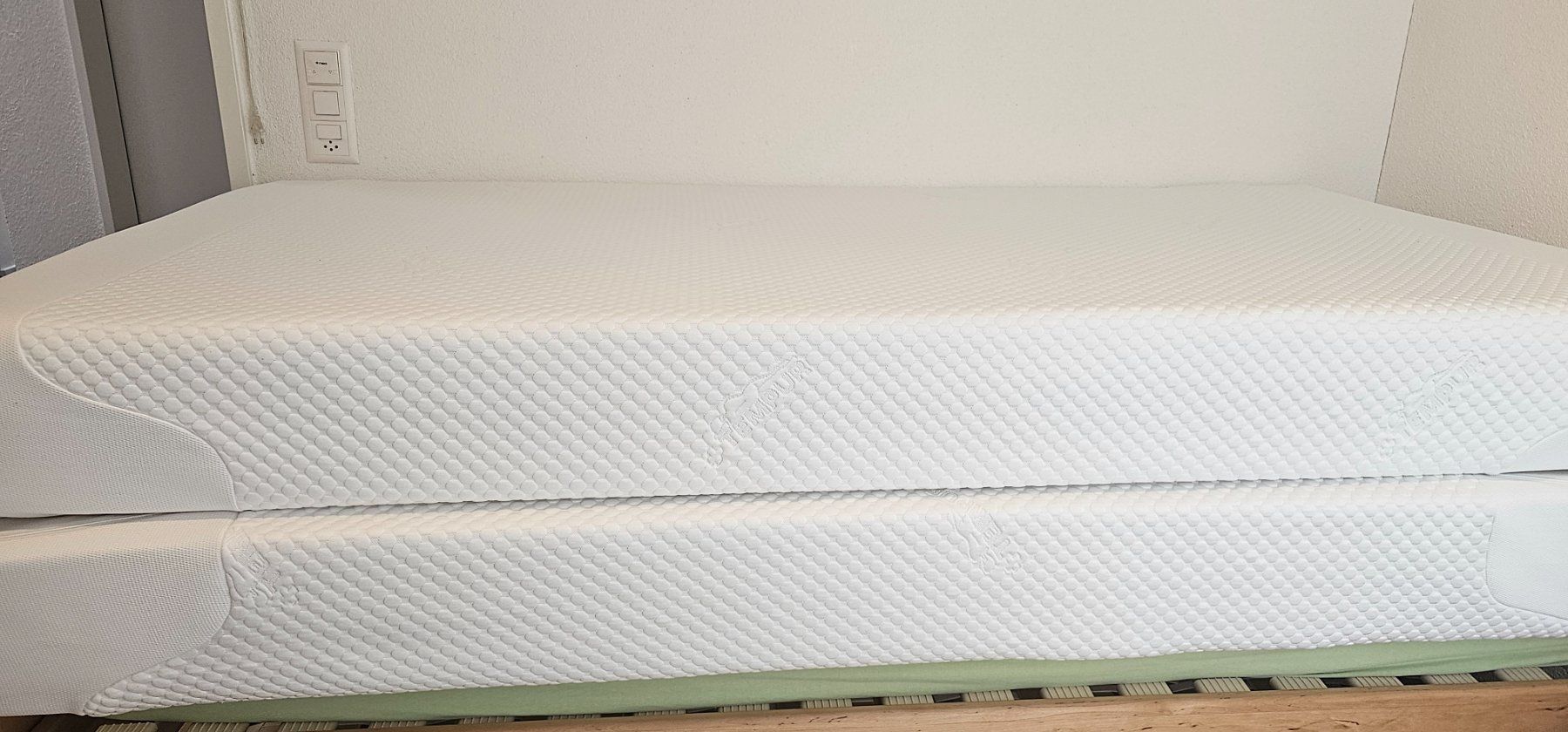 Tempur Matratzen: 2 TEMPUR MATRATZEN 100 cm x 200 cm – Gebraucht aus ZUG von