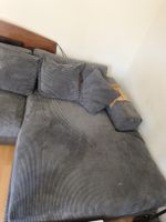 Ecksofa in Grau mit Kissen gebraucht.